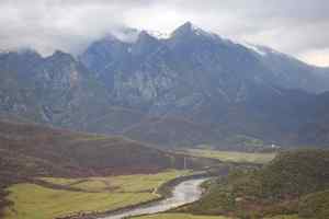 A road in the South of Albania © Marion Dautry