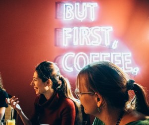 An afternoon with friends at café Aviator in Belgrade © Marion Dautry