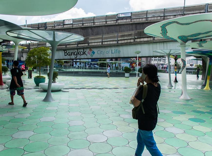 Busy elevated platform in the centre of Bangkok